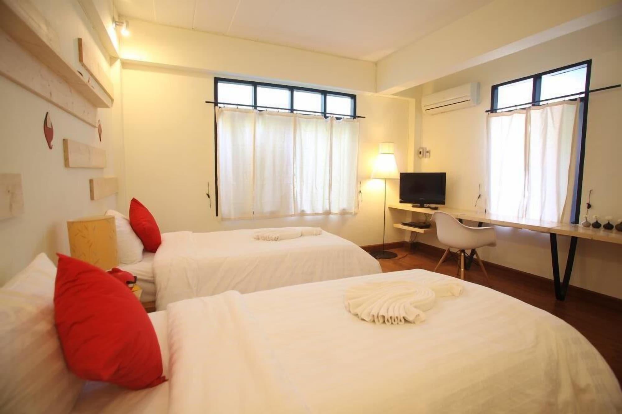 Early Bird Bed & Breakfast (Adults Only) Chiang Mai Exterior photo